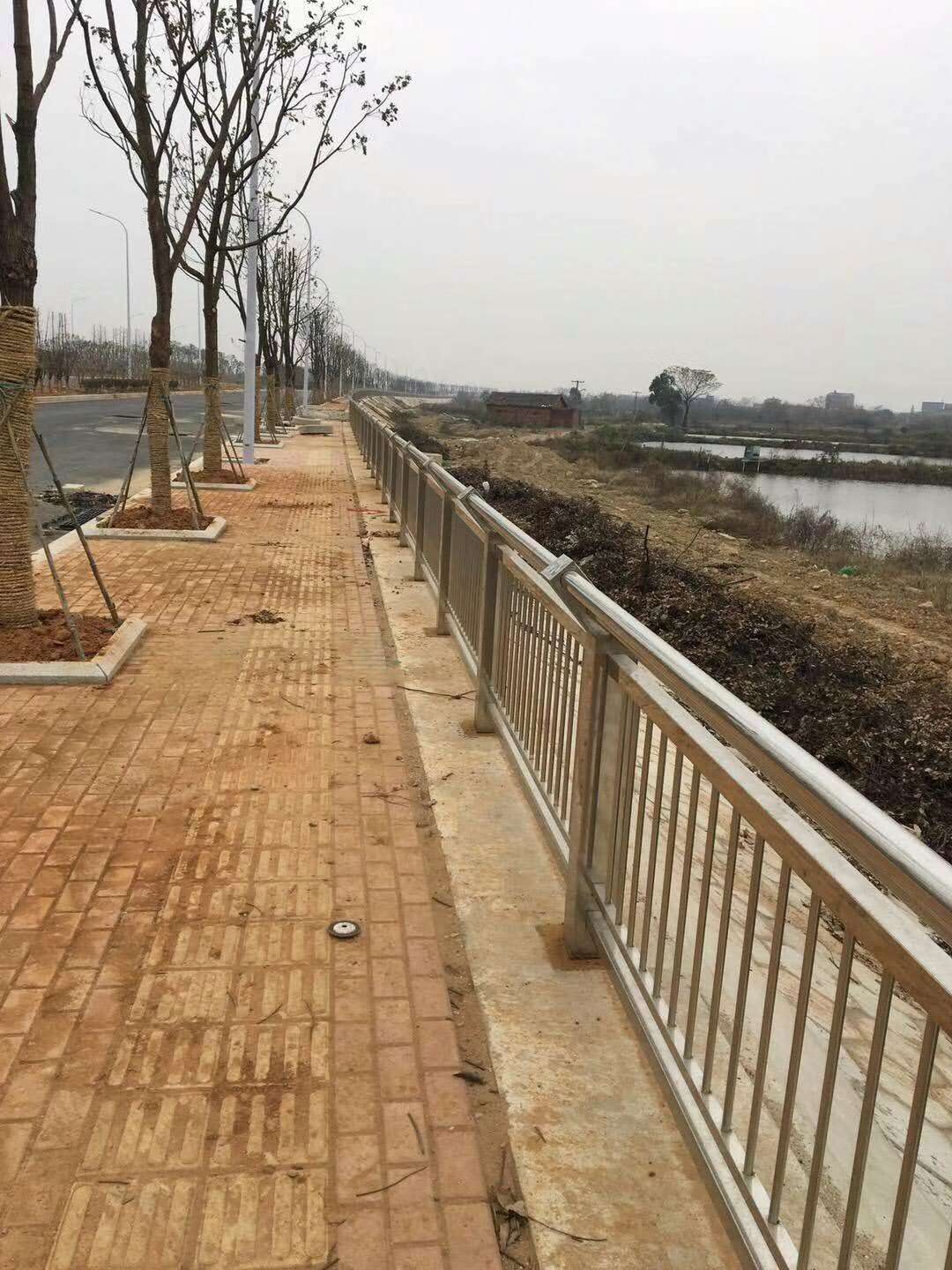 不銹鋼道路護欄